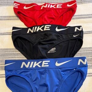 Nike Men’s Briefs 3-Pack in Red, Black, Blue